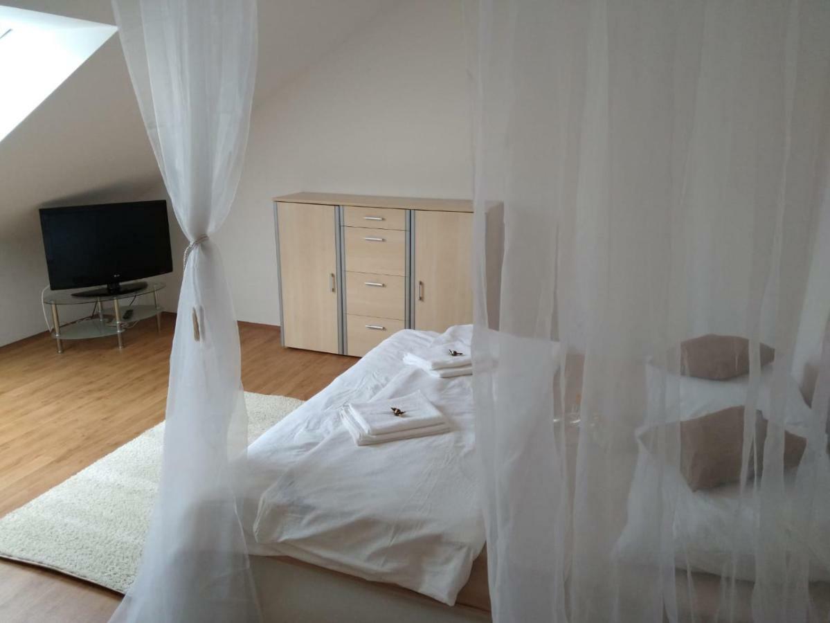 Farma Mysore Hotell Moravany  Eksteriør bilde